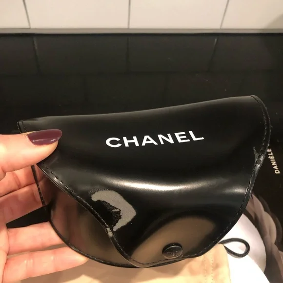 Authentic CHANEL 5086-B Oversized Sunglasses • Black with Crystal CC Logo - Picture 14 of 16
